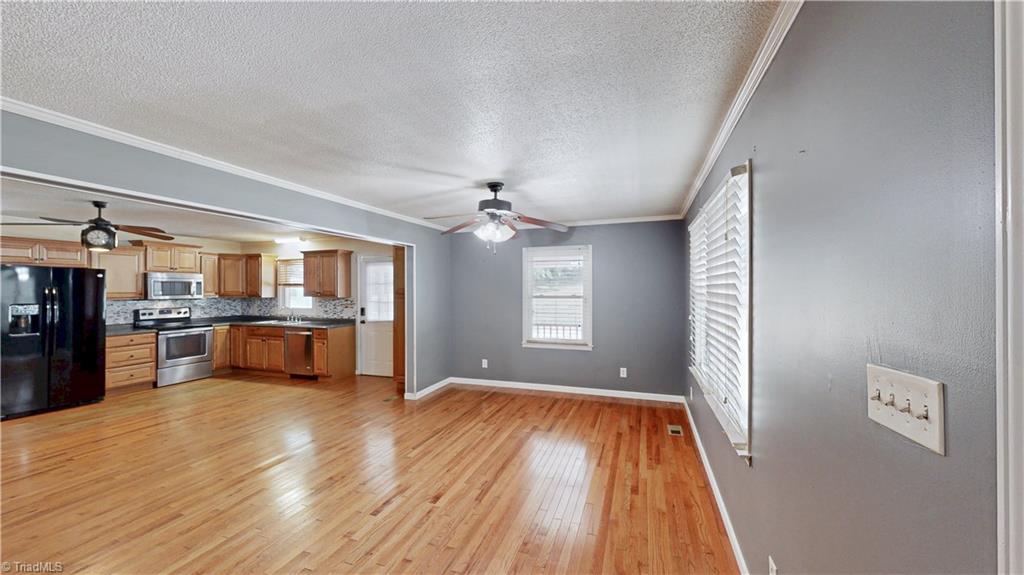 5802 Mendenhall Road Property Photo 3