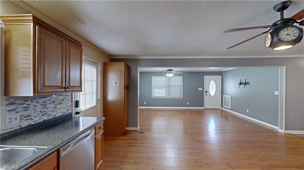 5802 Mendenhall Road Property Photo 7