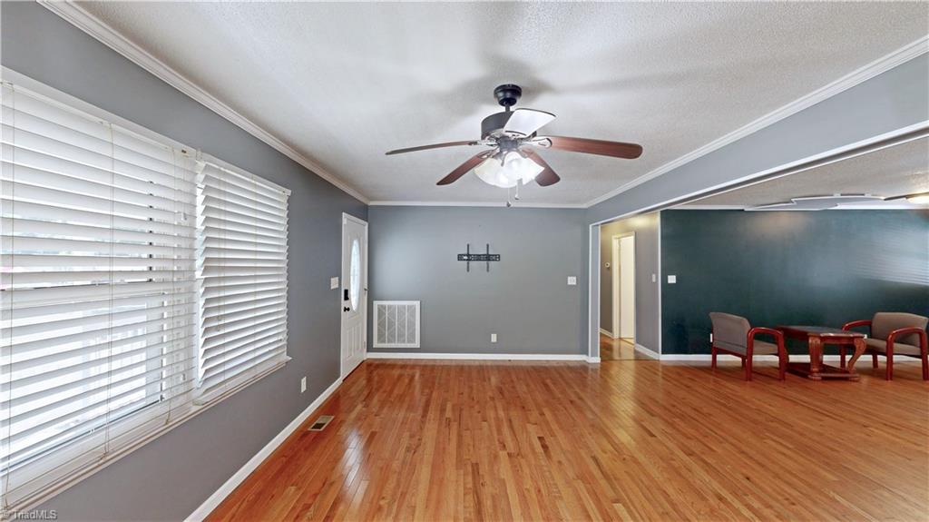 5802 Mendenhall Road Property Photo 9