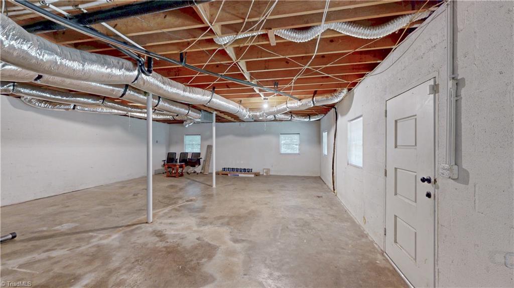 5802 Mendenhall Road Property Photo 31