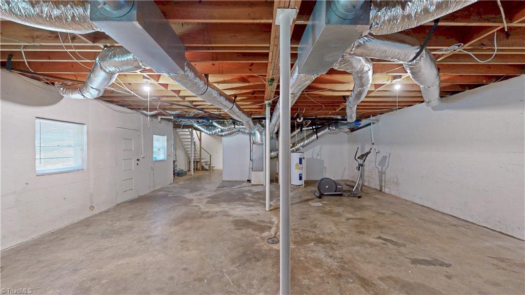 5802 Mendenhall Road Property Photo 32