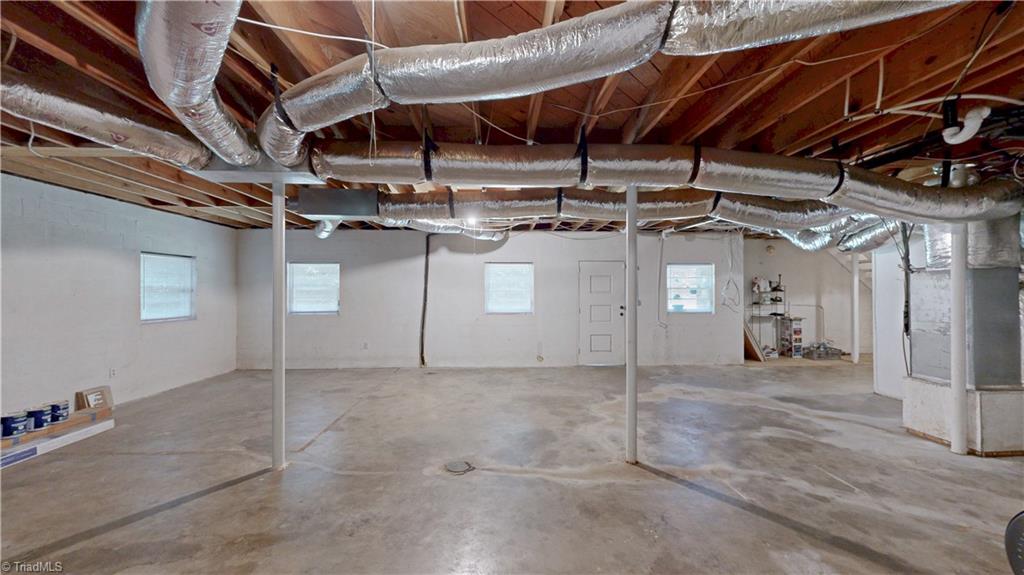 5802 Mendenhall Road Property Photo 33