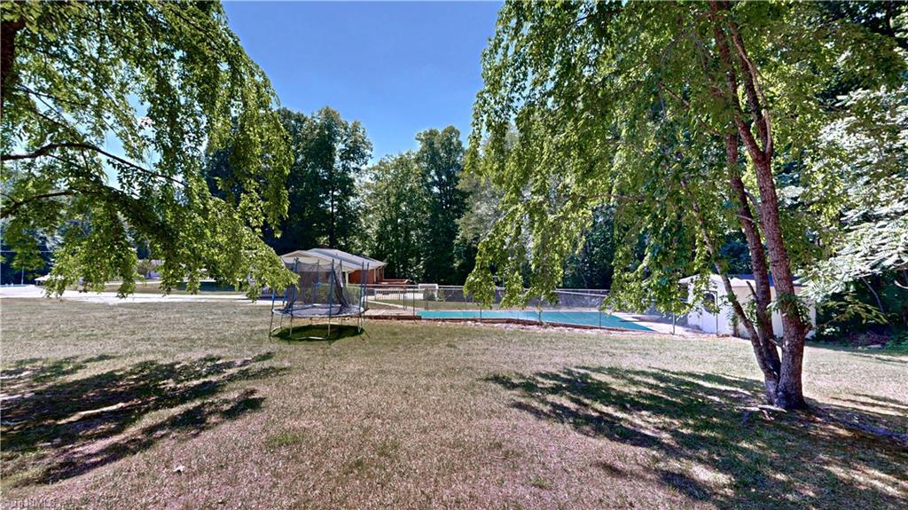 5802 Mendenhall Road Property Photo 37