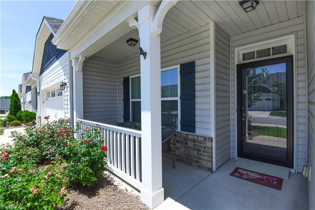 1629 Coopers Hawk Drive Property Photo 2