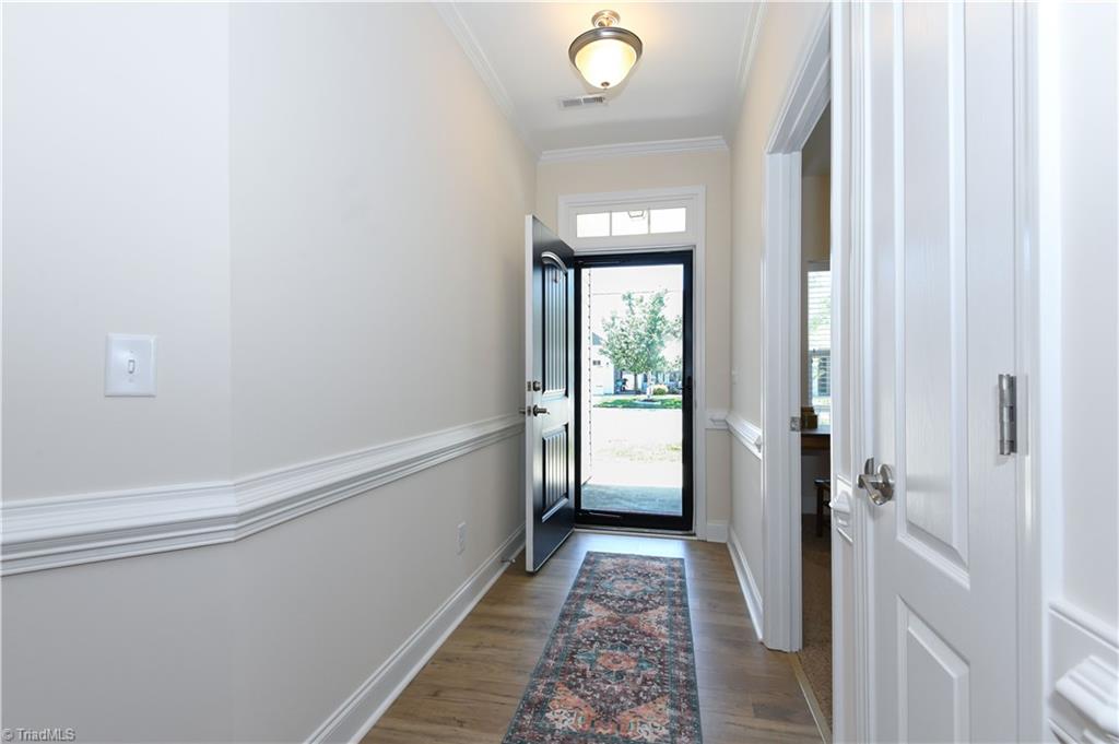 1629 Coopers Hawk Drive Property Photo 4