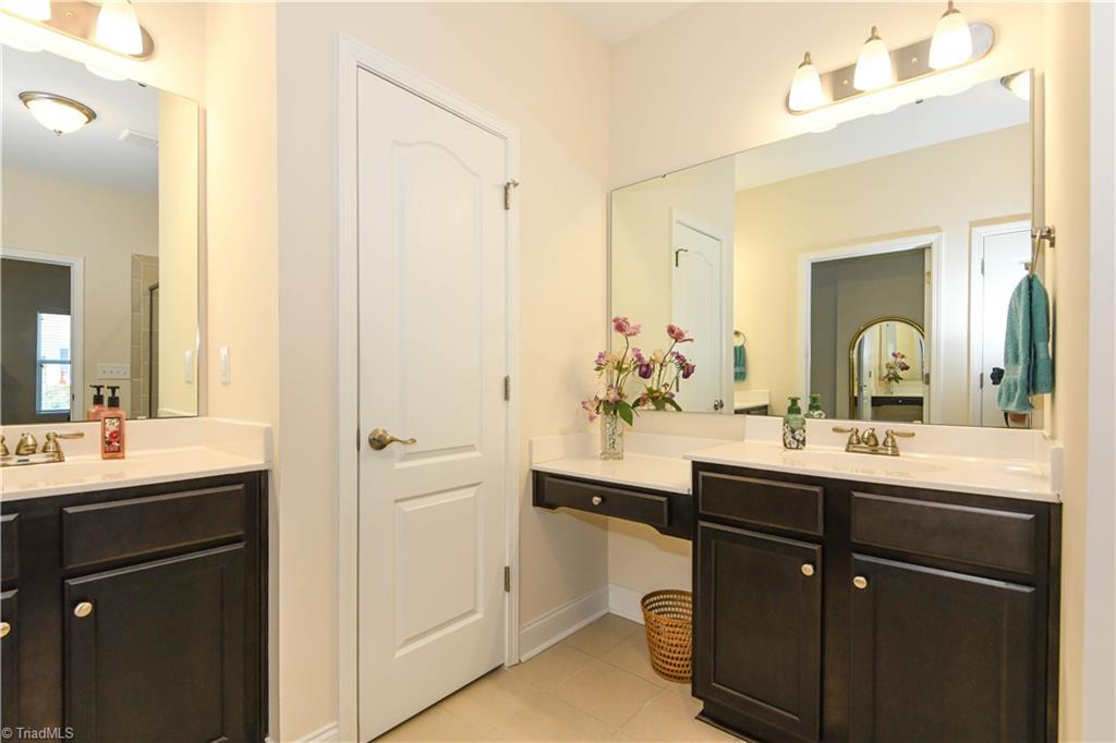 1629 Coopers Hawk Drive Property Photo 21
