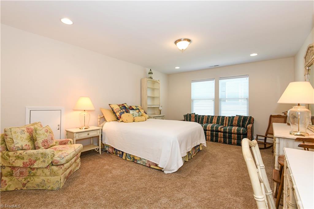 1629 Coopers Hawk Drive Property Photo 27