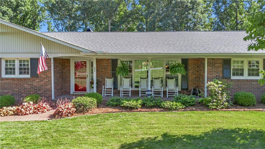 350 Laurelwood Drive Property Photo 3
