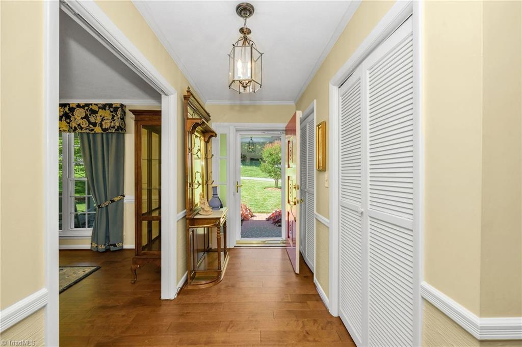 350 Laurelwood Drive Property Photo 4