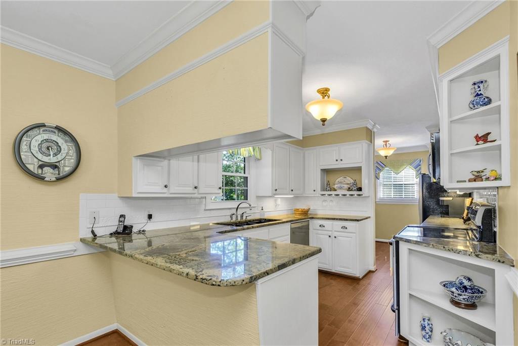 350 Laurelwood Drive Property Photo 9