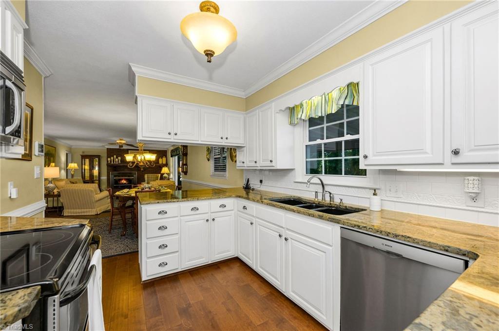 350 Laurelwood Drive Property Photo 10
