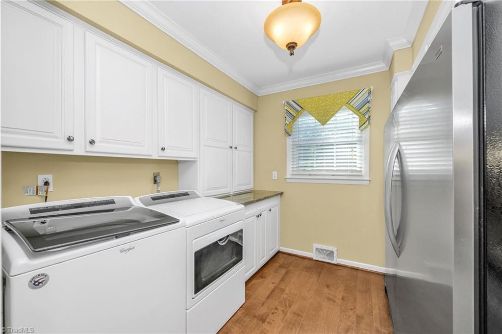 350 Laurelwood Drive Property Photo 11