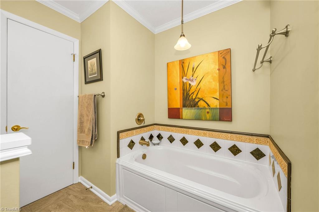350 Laurelwood Drive Property Photo 21