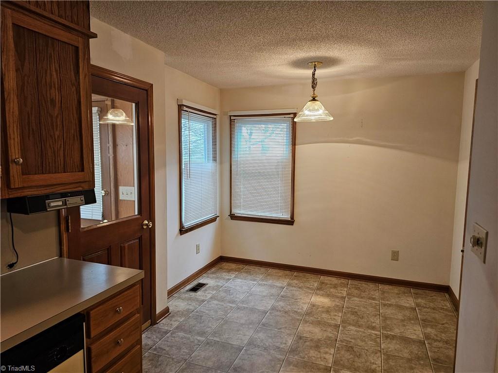 5712 Holly Grove Road Property Photo 9