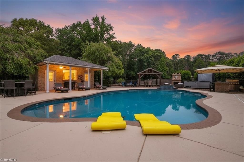 6087 Grinsted Court Property Photo 1