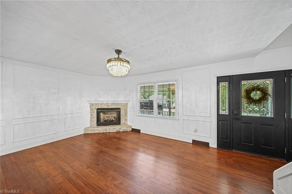 310 Yale Street Property Photo 14