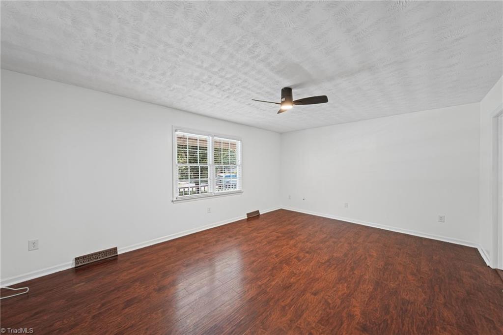 310 Yale Street Property Photo 23