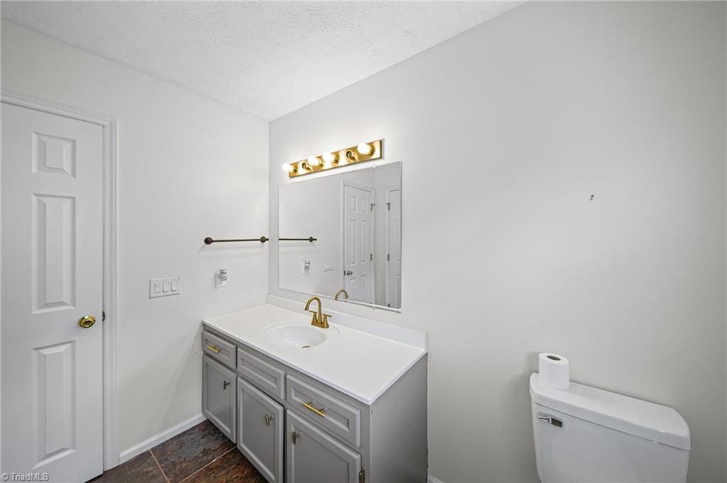 310 Yale Street Property Photo 31