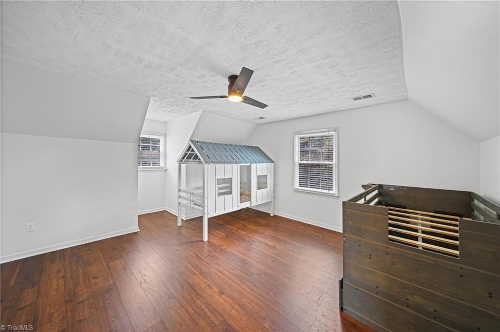 310 Yale Street Property Photo 33