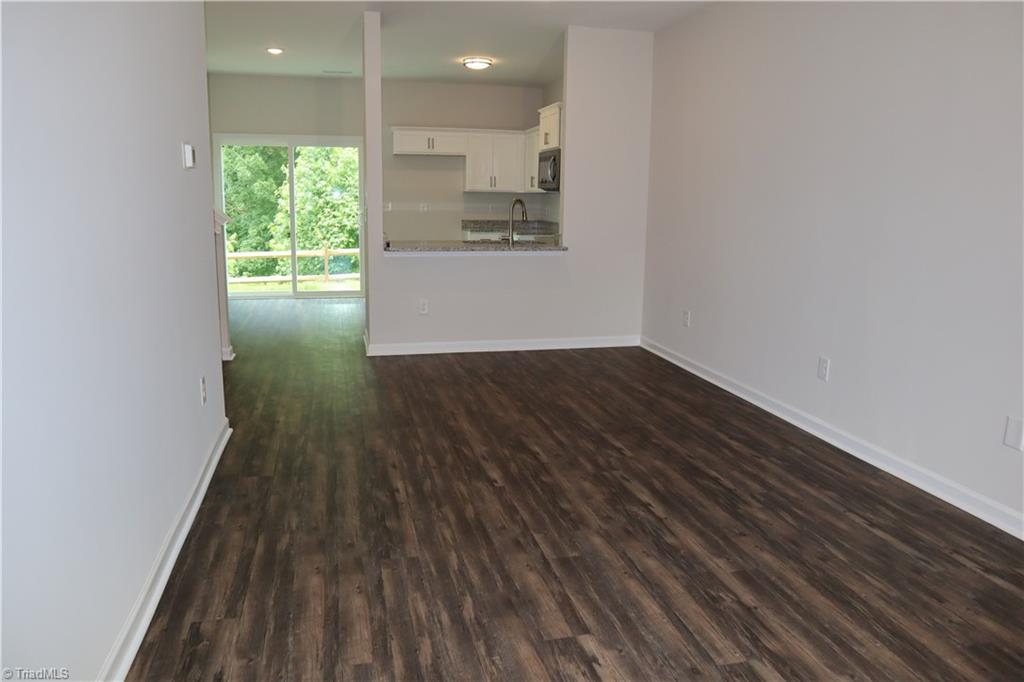 1110 Brooksridge Way Property Photo 4