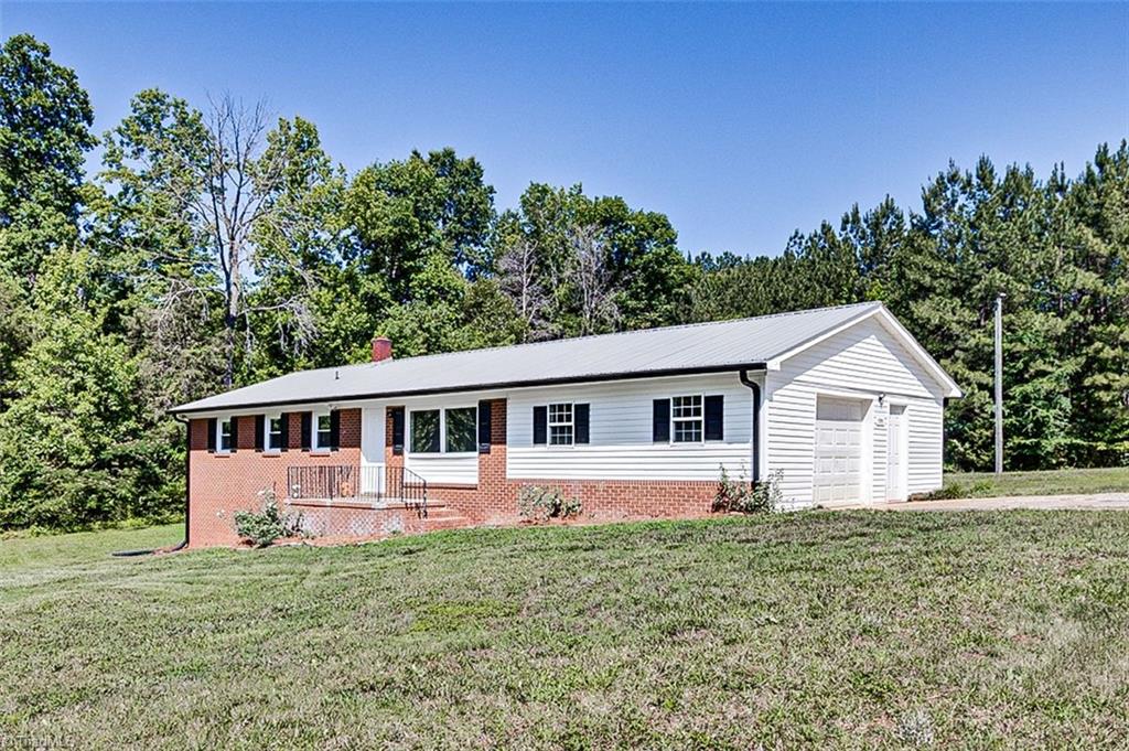995 Farmer Road Property Photo 3