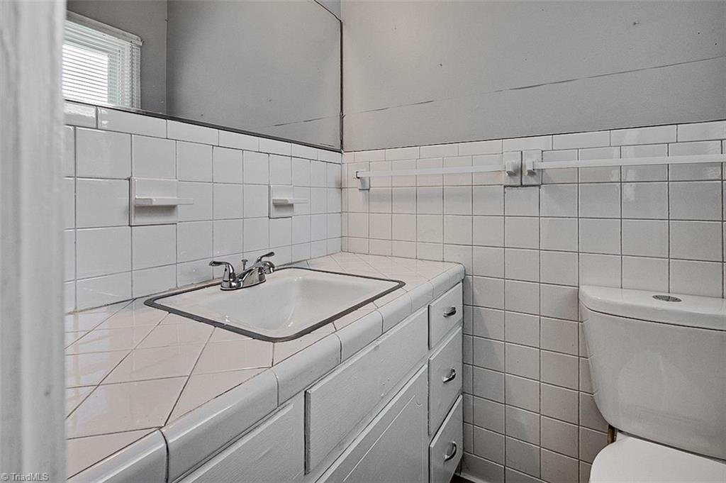995 Farmer Road Property Photo 17