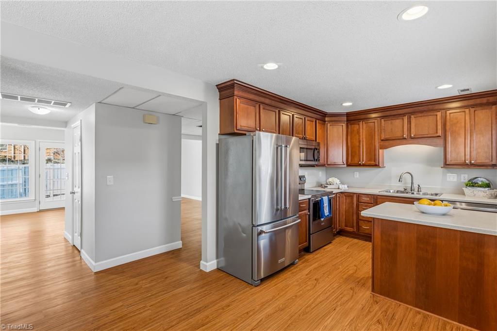 3229 Regents Park Lane # A Property Photo 2