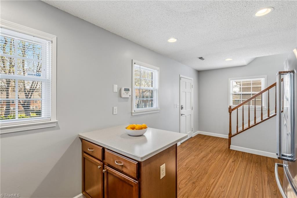 3229 Regents Park Lane # A Property Photo 9