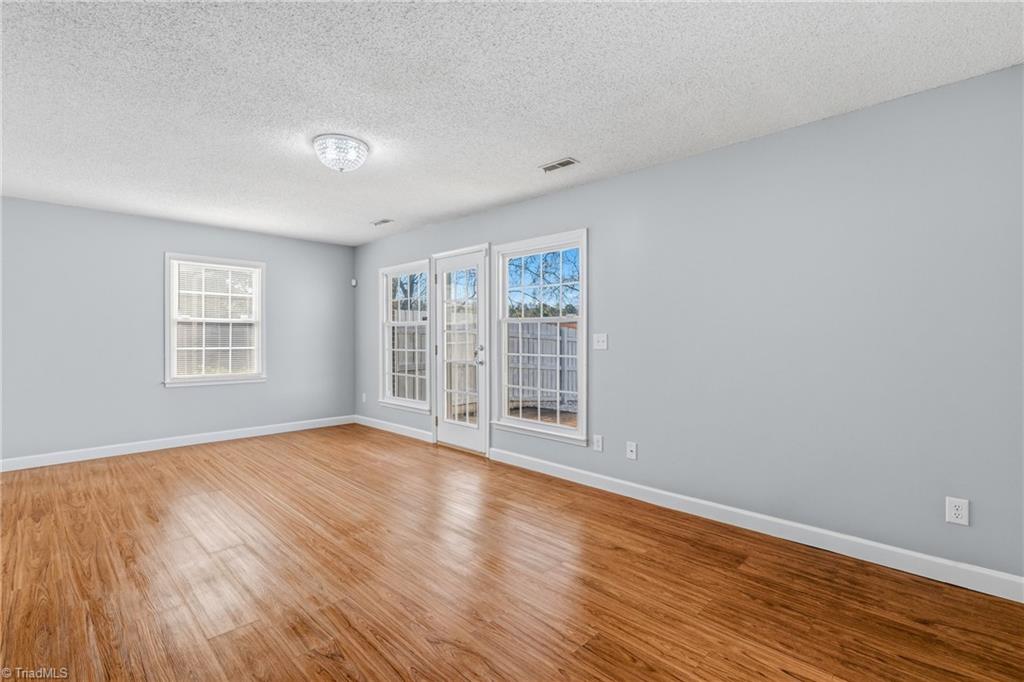 3229 Regents Park Lane # A Property Photo 12