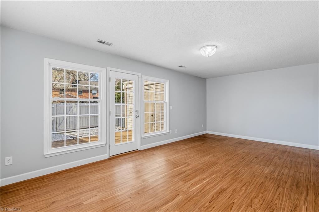 3229 Regents Park Lane # A Property Photo 14