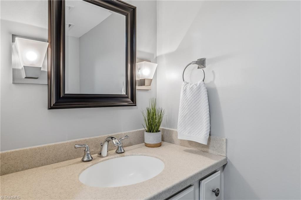 3229 Regents Park Lane # A Property Photo 15