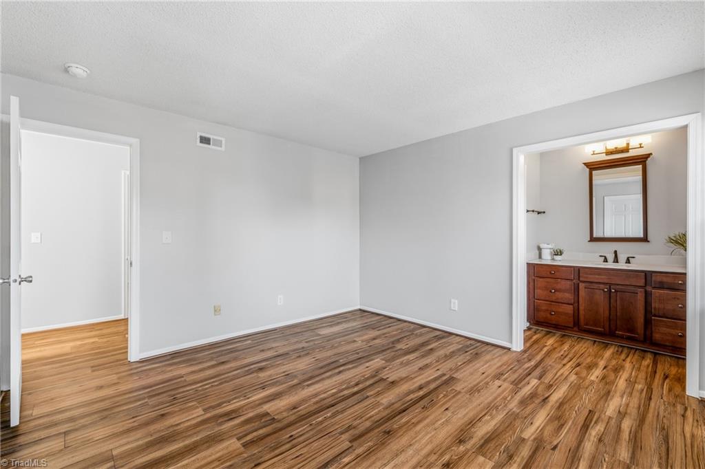 3229 Regents Park Lane # A Property Photo 17