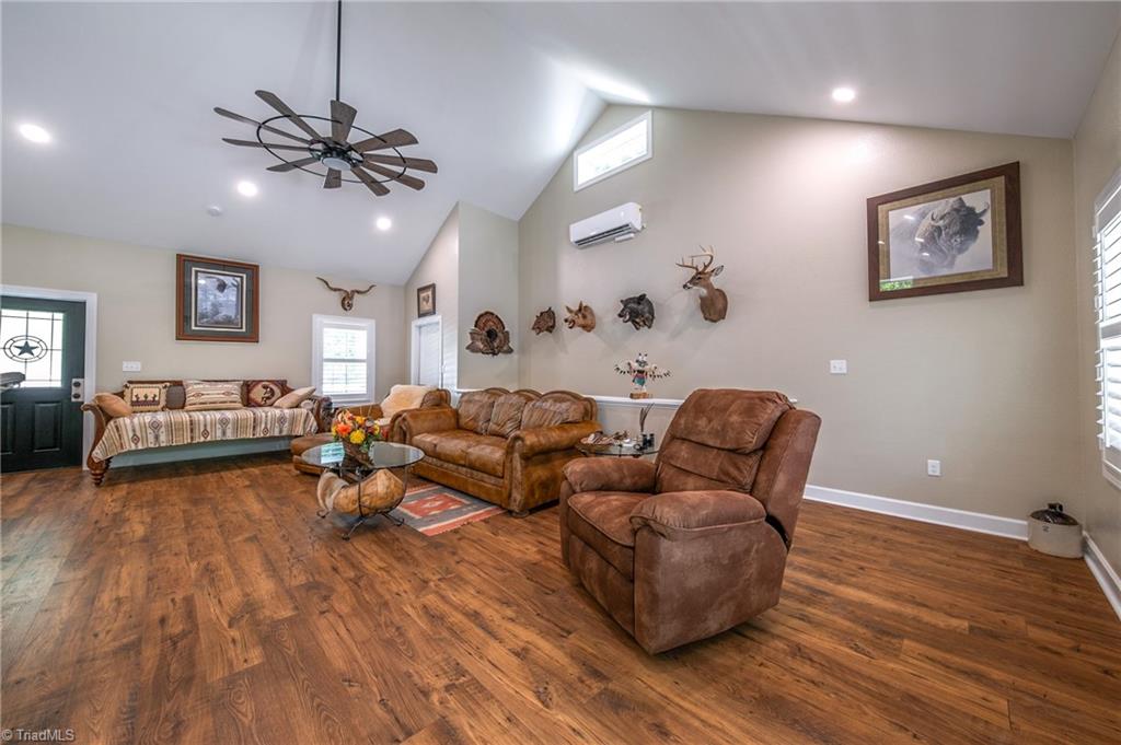 1325 Doyle Cromer Road Property Photo 10