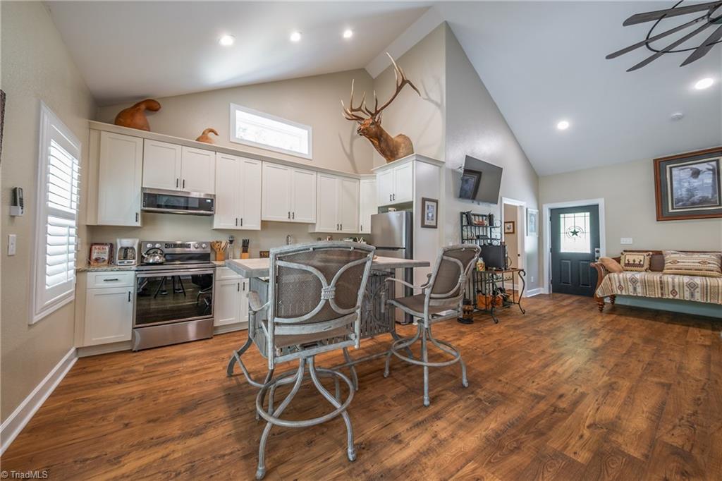 1325 Doyle Cromer Road Property Photo 11