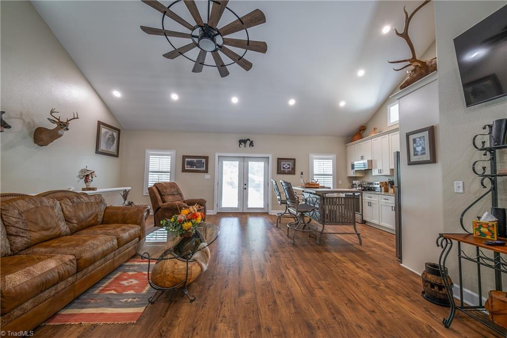 1325 Doyle Cromer Road Property Photo 16