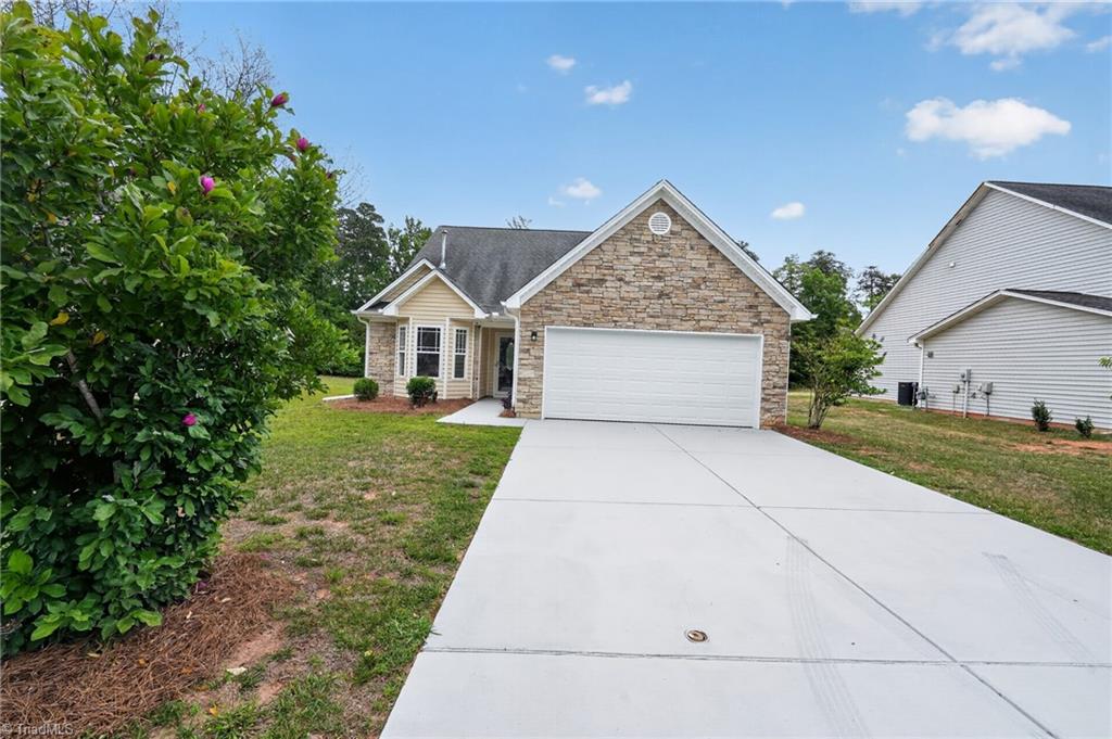 1120 Kinnan Drive Property Photo 1