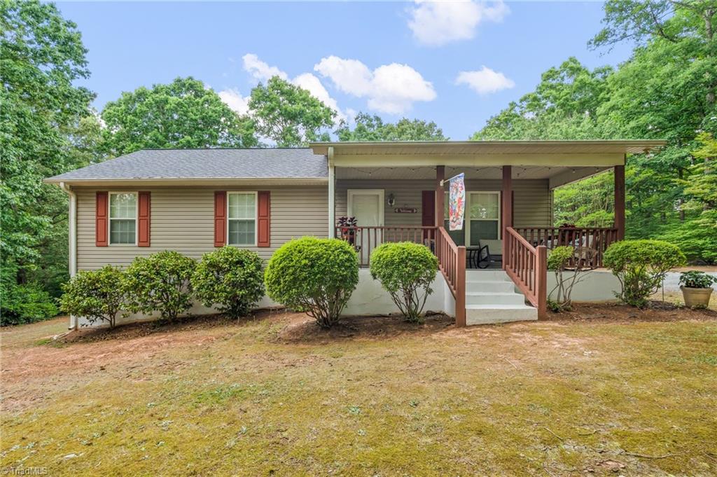 143 Shimmer Drive Property Photo 5