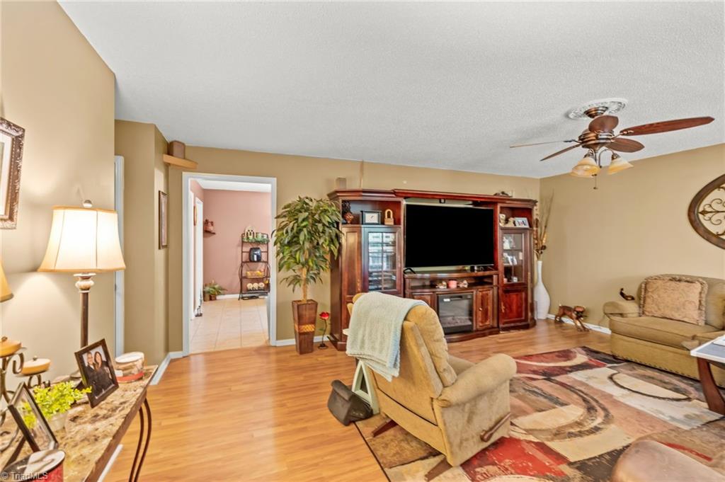 143 Shimmer Drive Property Photo 9