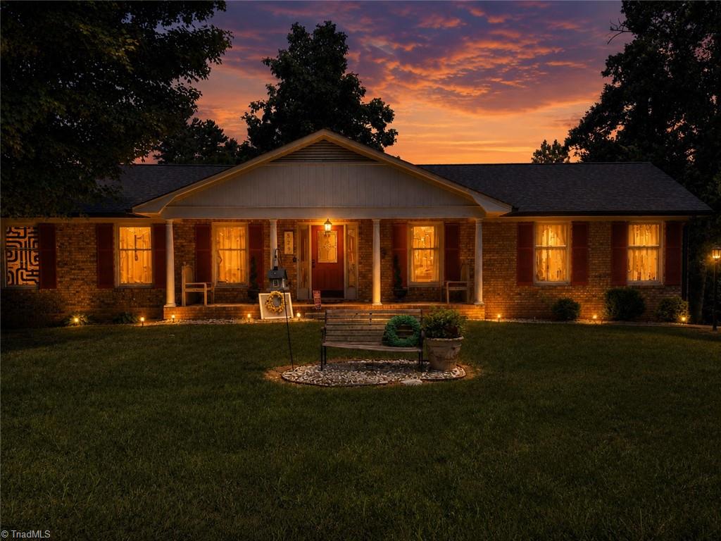 529 Carolina Avenue N Property Photo 1