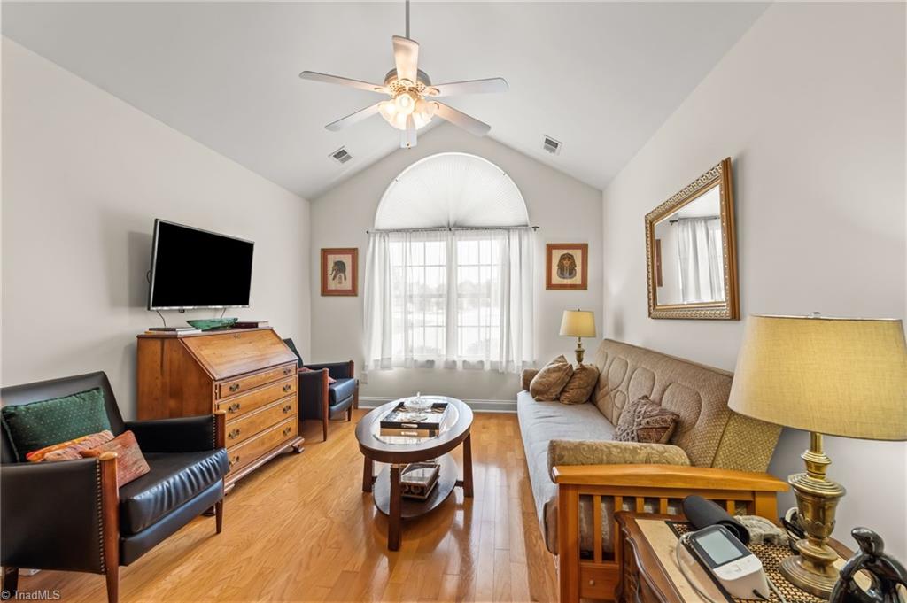 23 Pitlockry Place Property Photo 9