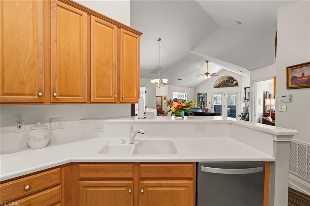23 Pitlockry Place Property Photo 13