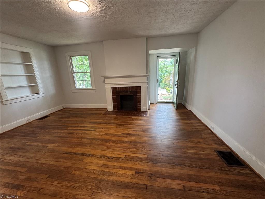 2369 Jefferson Avenue Property Photo 2