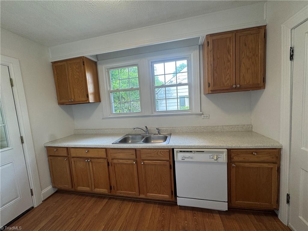2369 Jefferson Avenue Property Photo 6