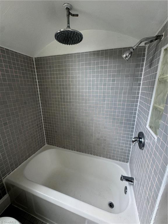2369 Jefferson Avenue Property Photo 11