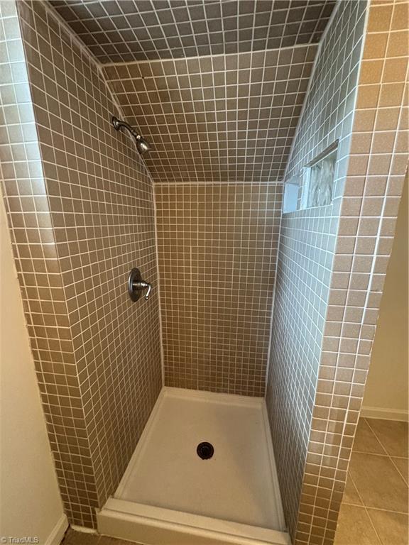 2369 Jefferson Avenue Property Photo 15