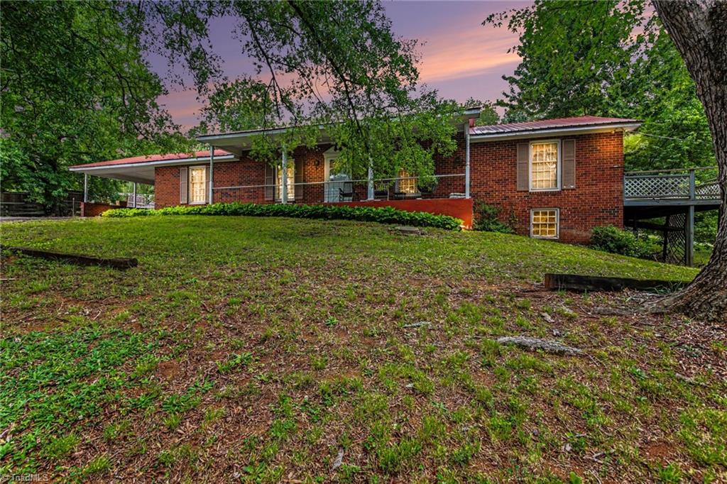 1040 Beechwood Road Property Photo 1