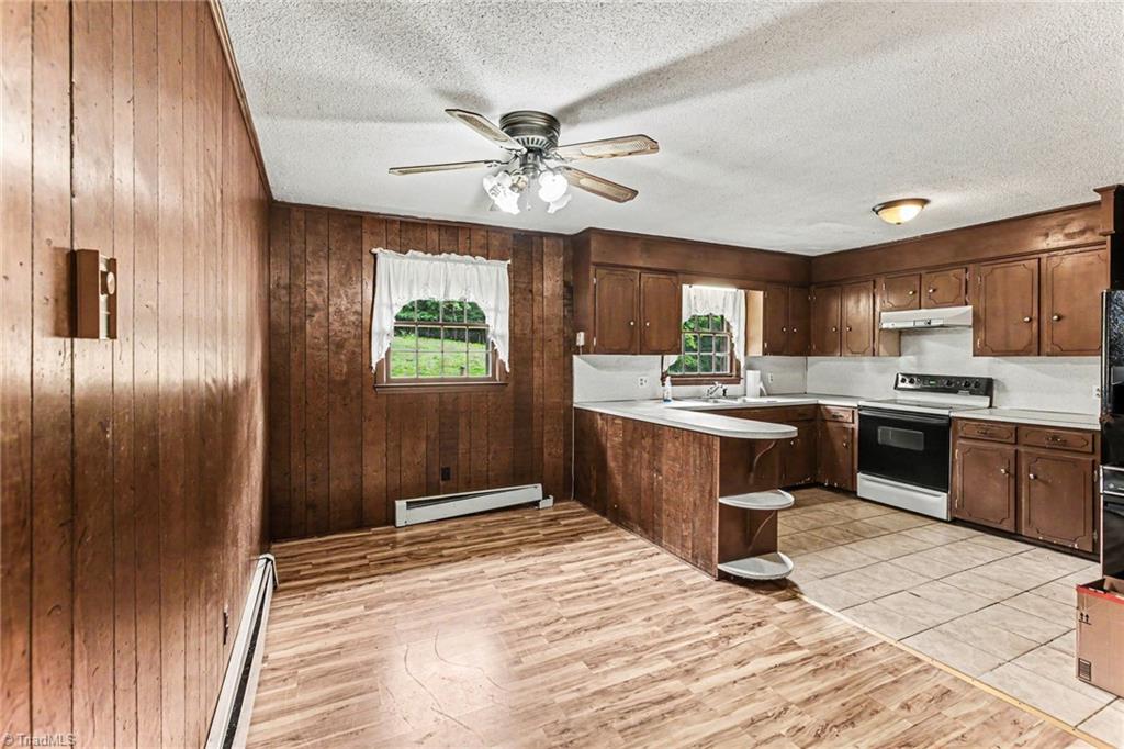 1040 Beechwood Road Property Photo 3