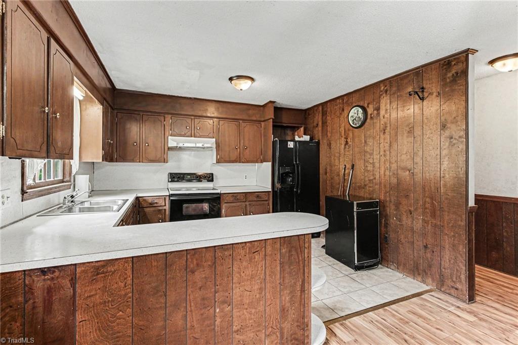 1040 Beechwood Road Property Photo 5