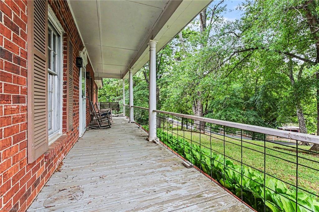 1040 Beechwood Road Property Photo 8