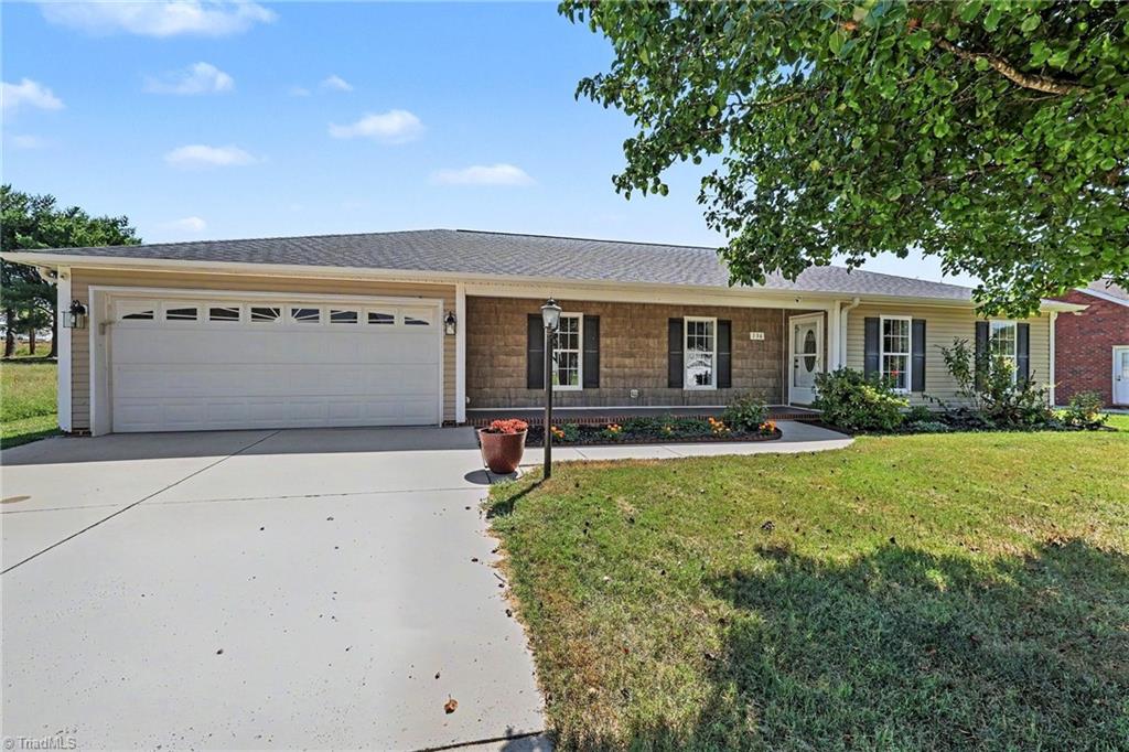 136 Meadowview Road Property Photo 1